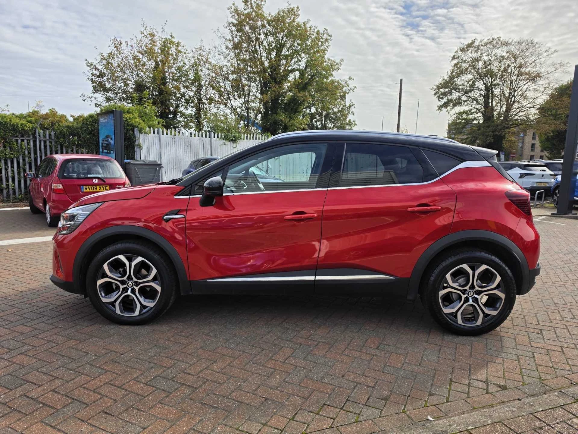 Vehicle image 7