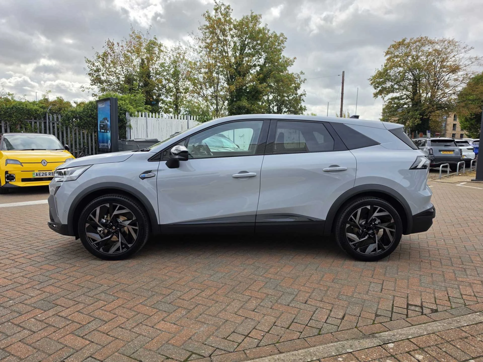 Vehicle image 6