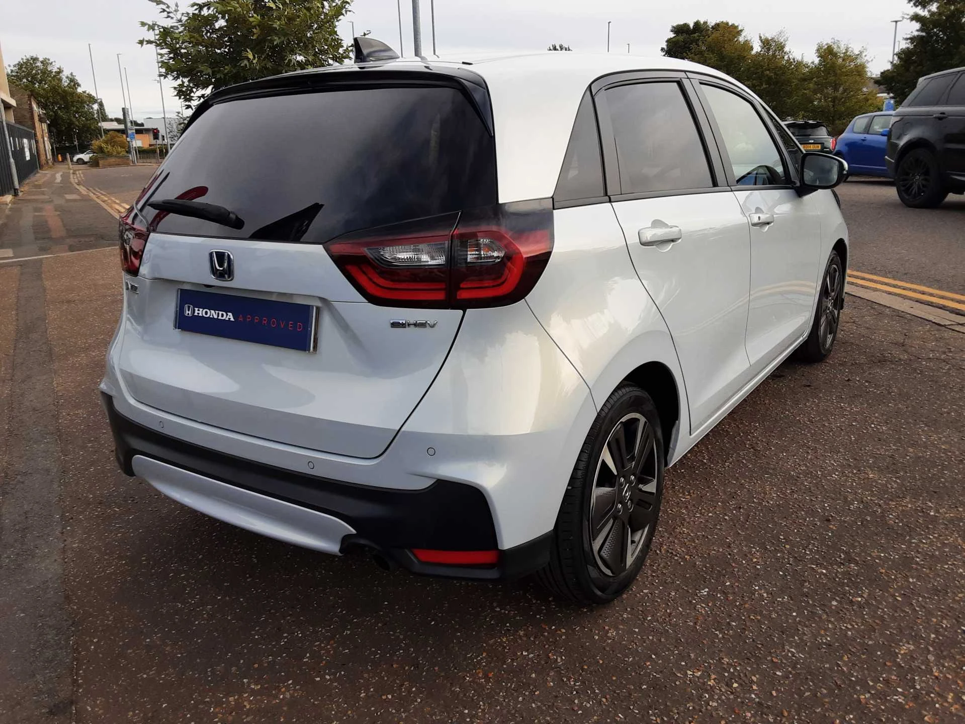 Vehicle image 6