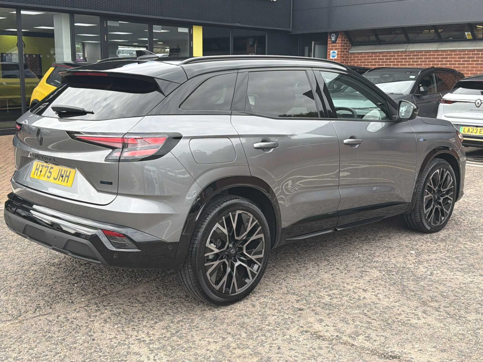 Vehicle image 4
