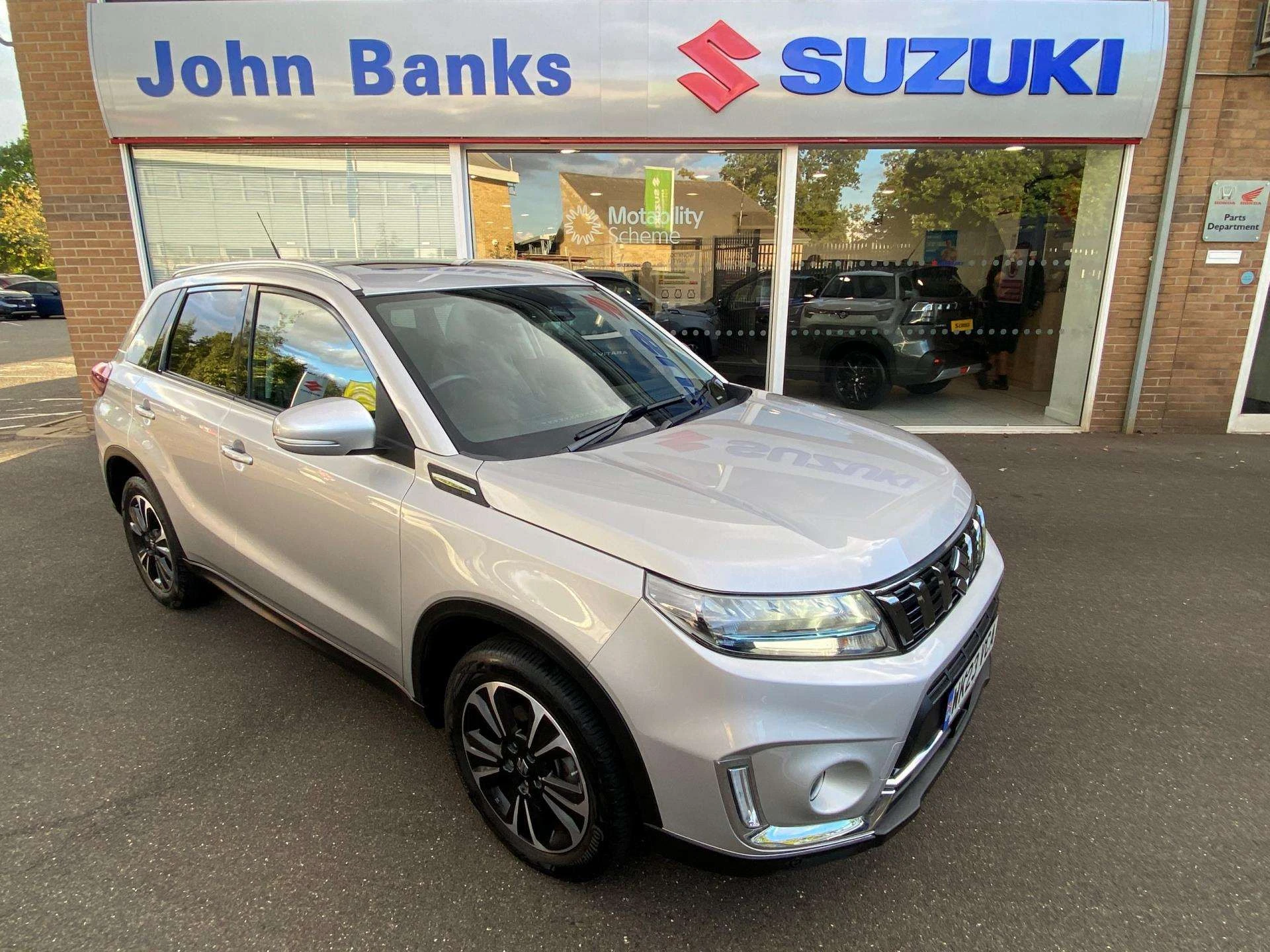 Vehicle image 3