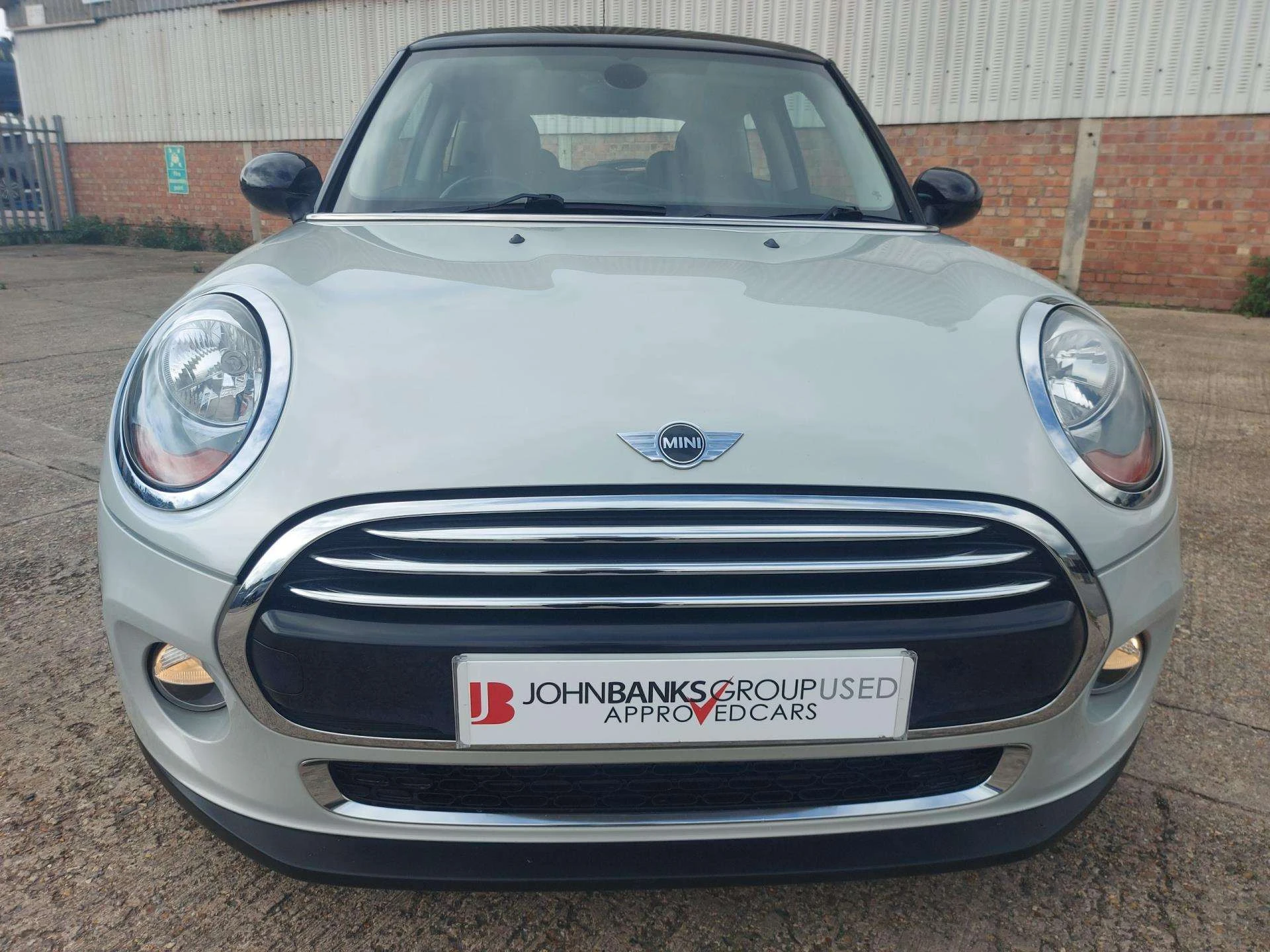 Vehicle image 6