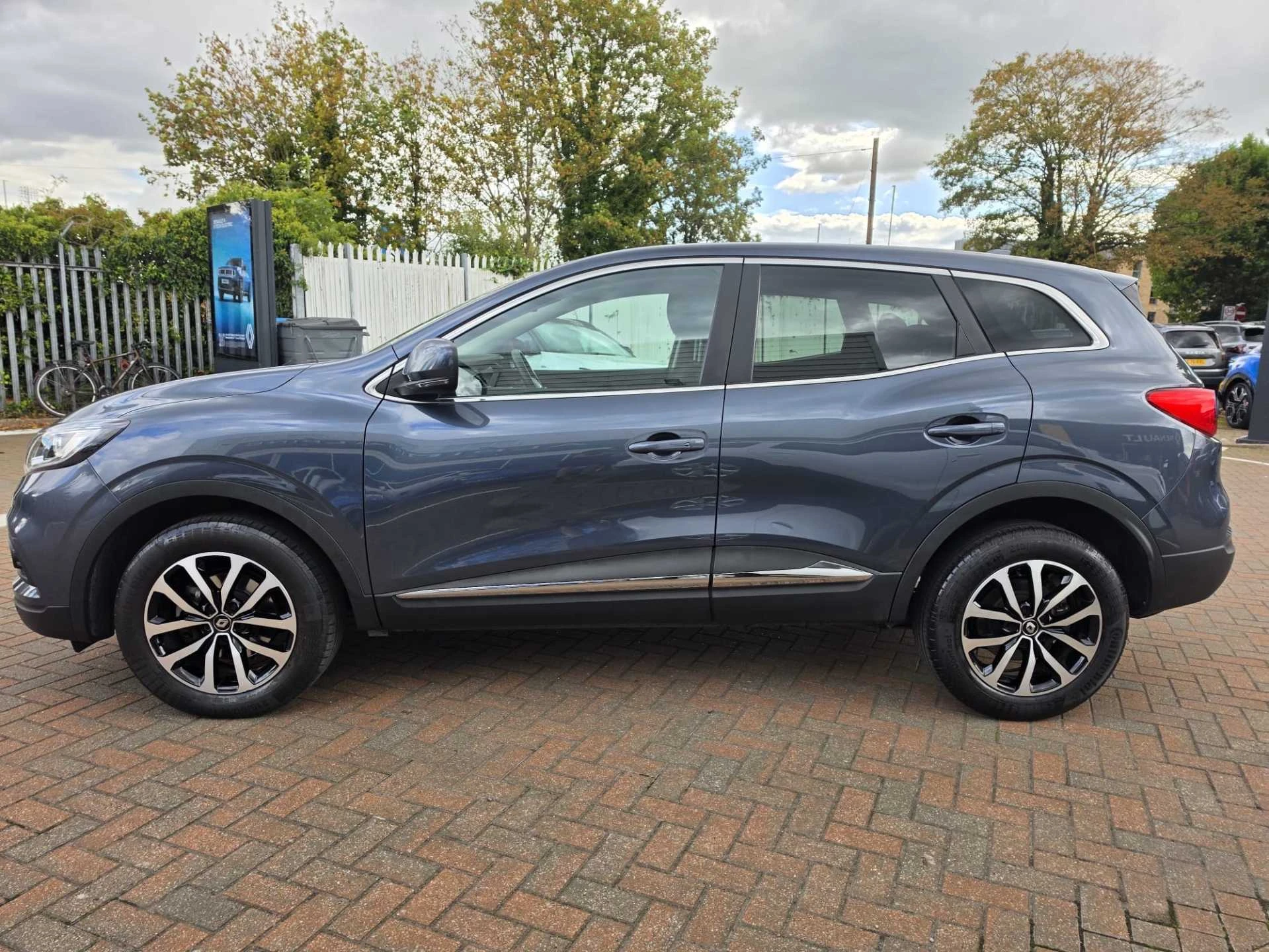 Vehicle image 7