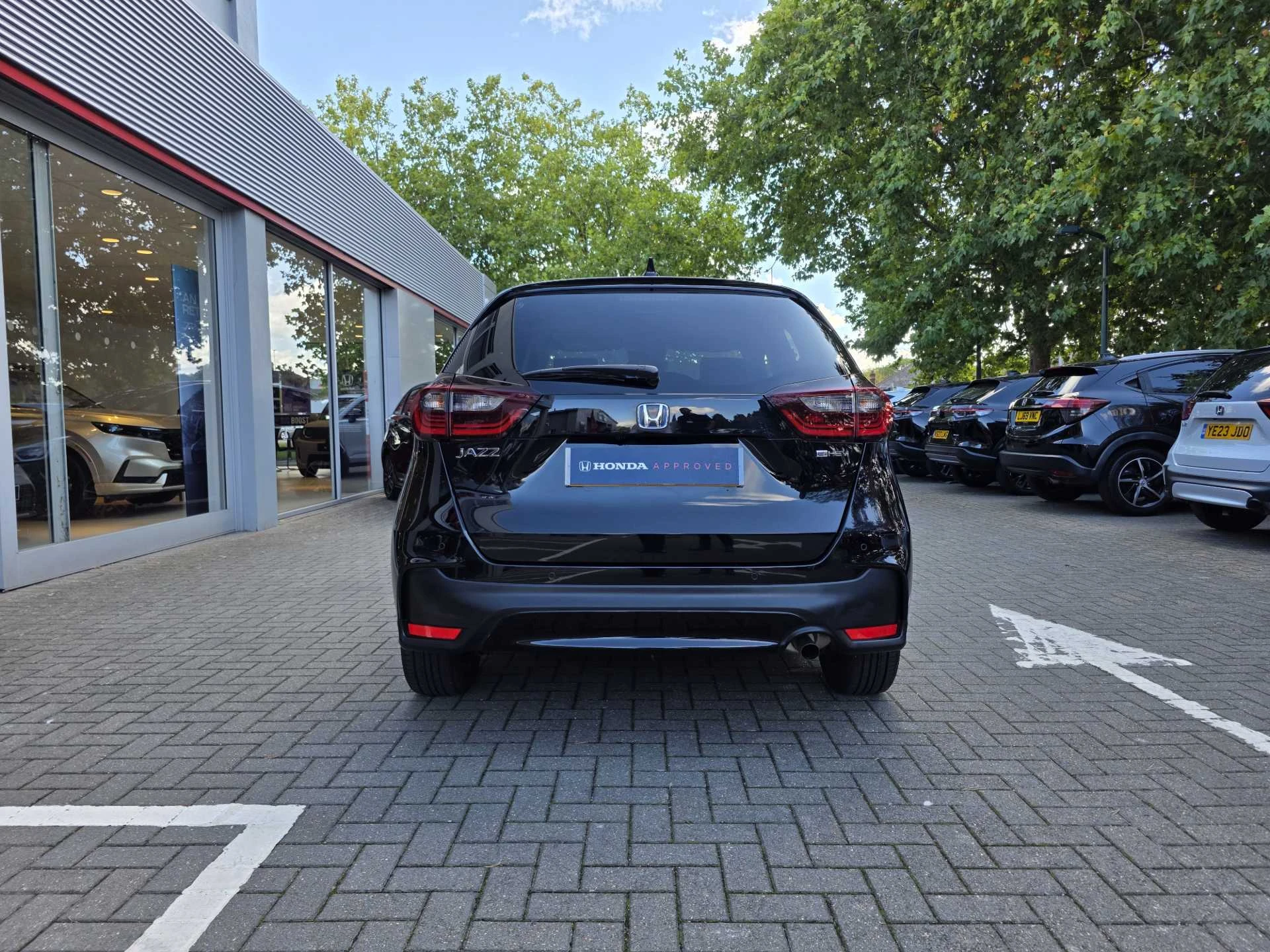 Vehicle image 7