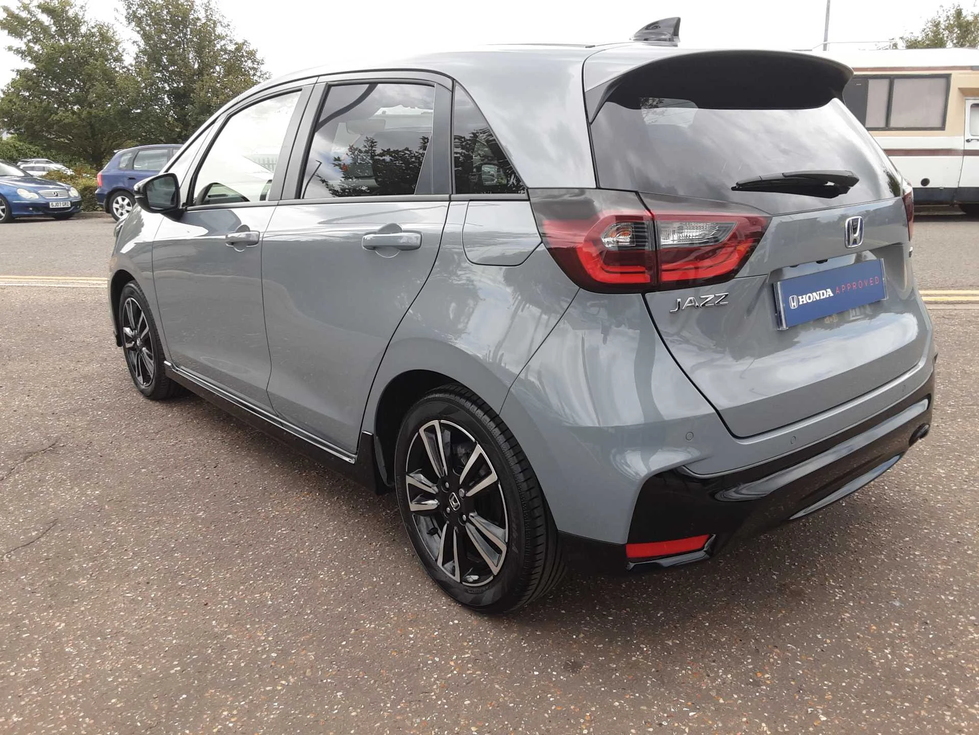Vehicle image 7