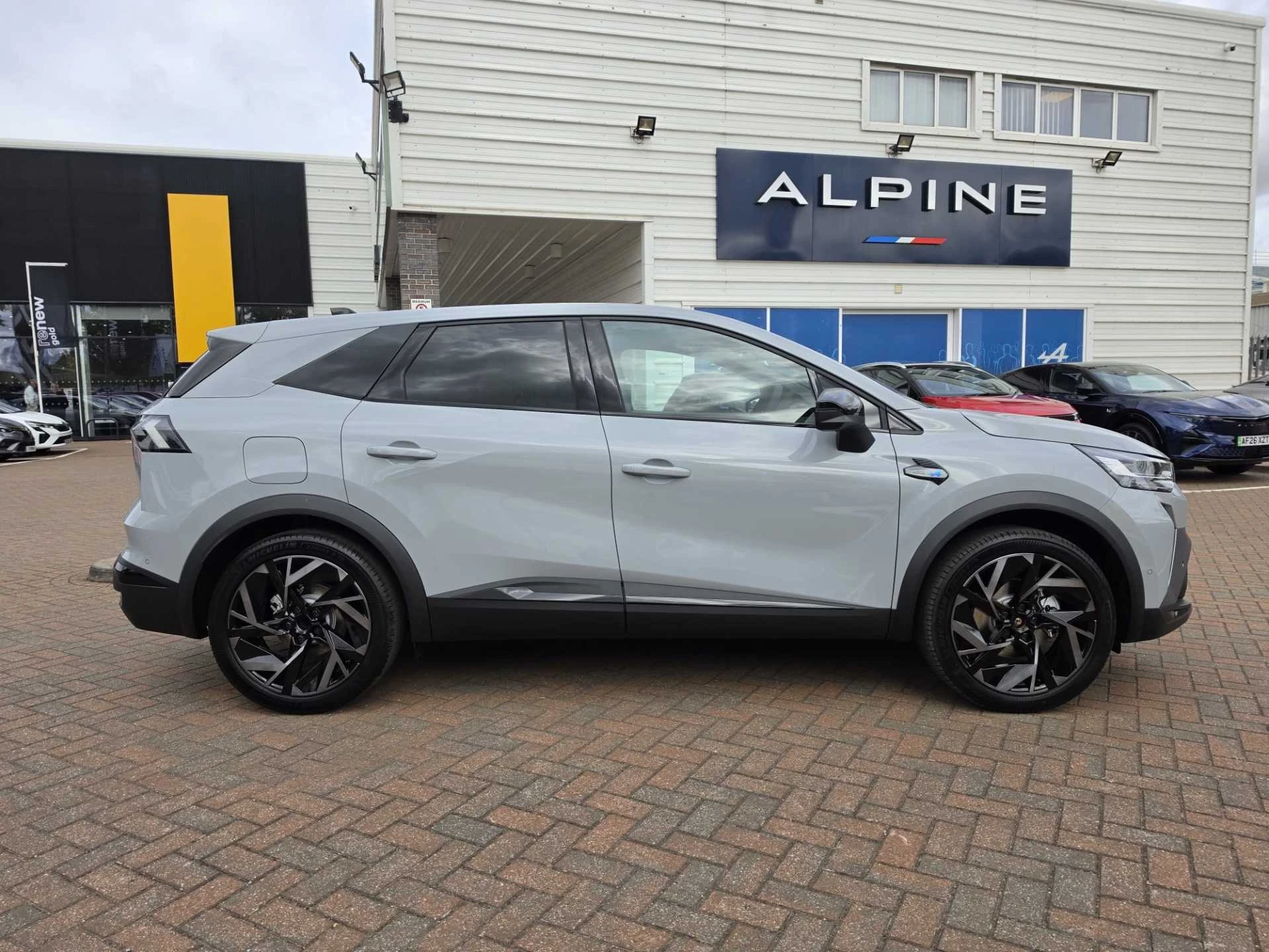 Vehicle image 4
