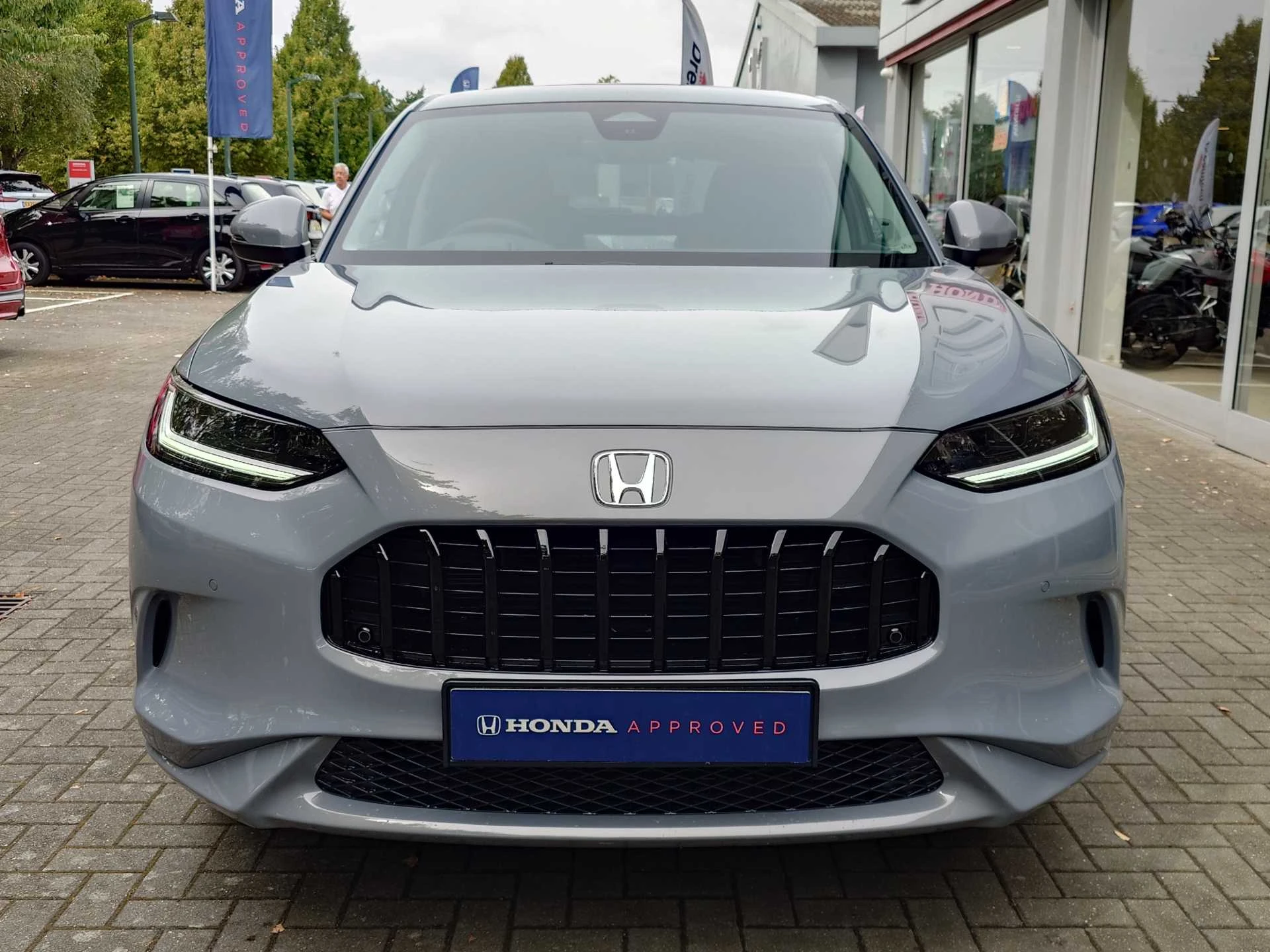 Vehicle image 6