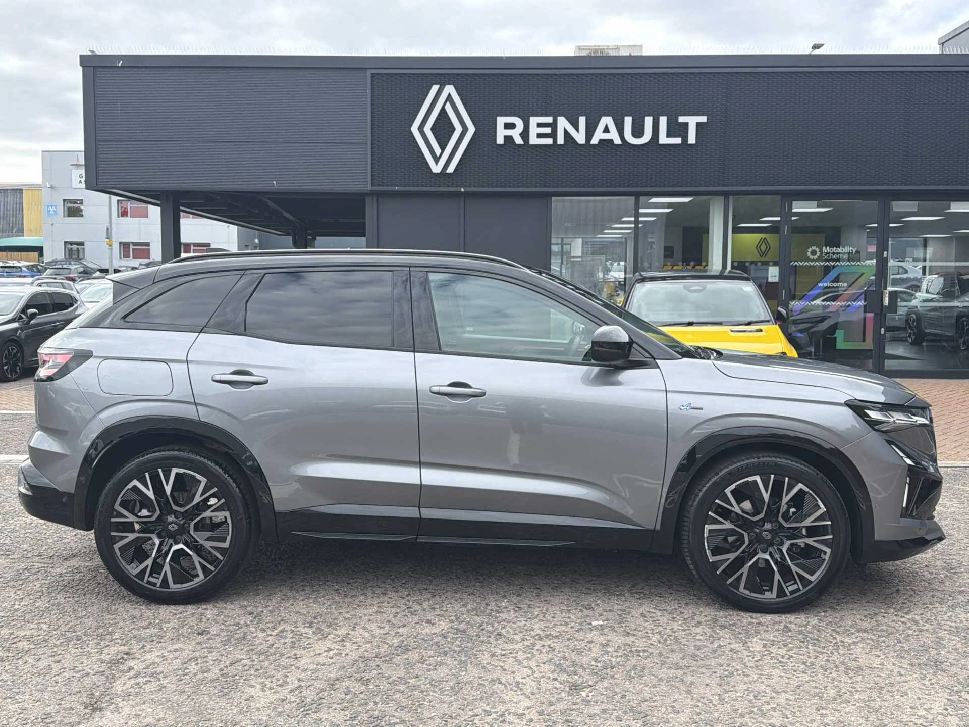 Vehicle image 5