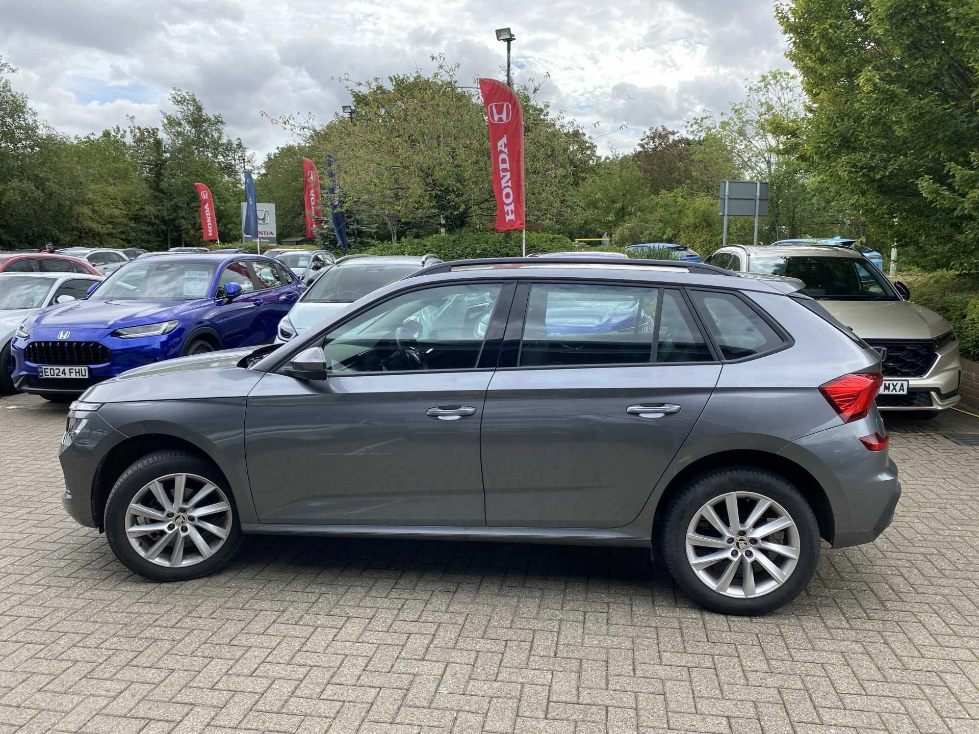 Vehicle image 4