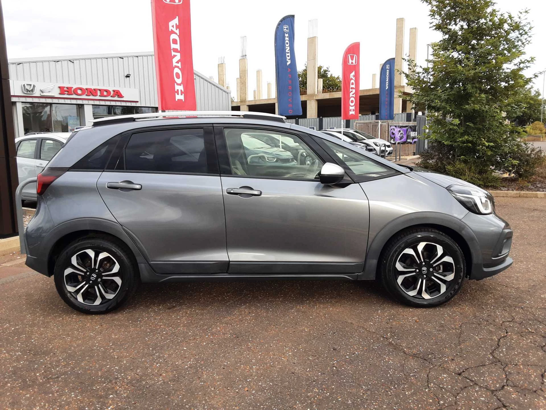 Vehicle image 3