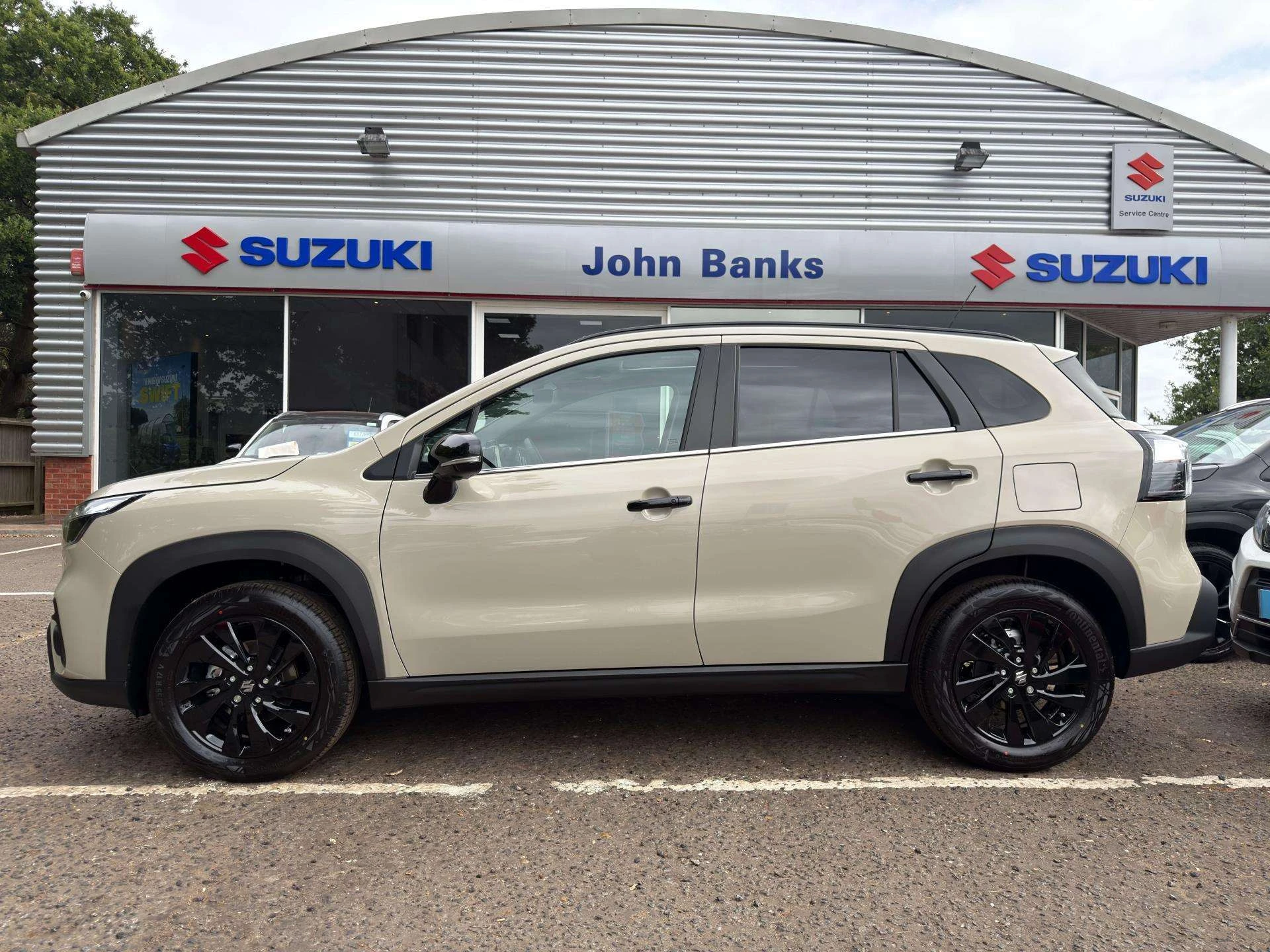 Vehicle image 4