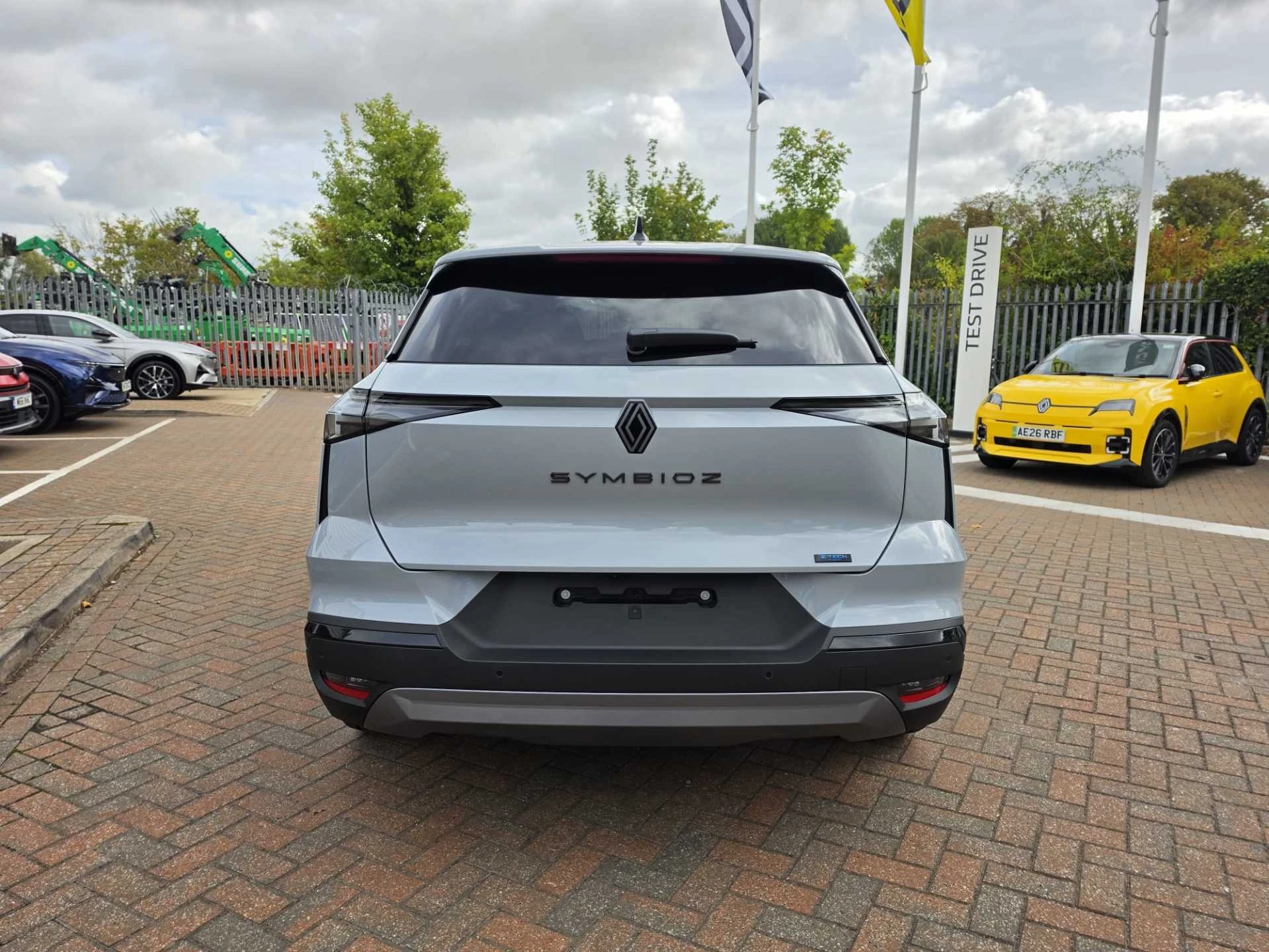 Vehicle image 3