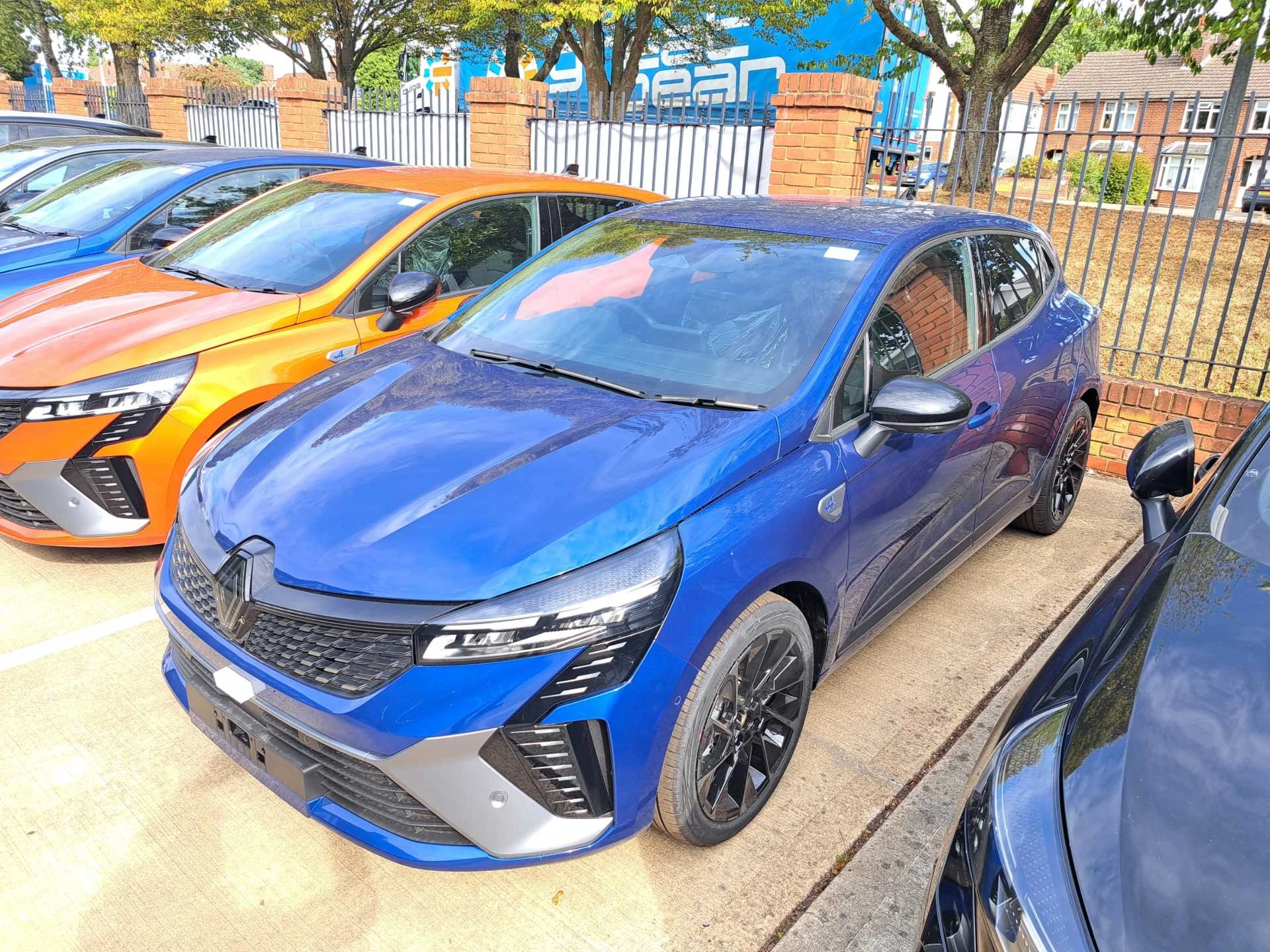 Vehicle image 4