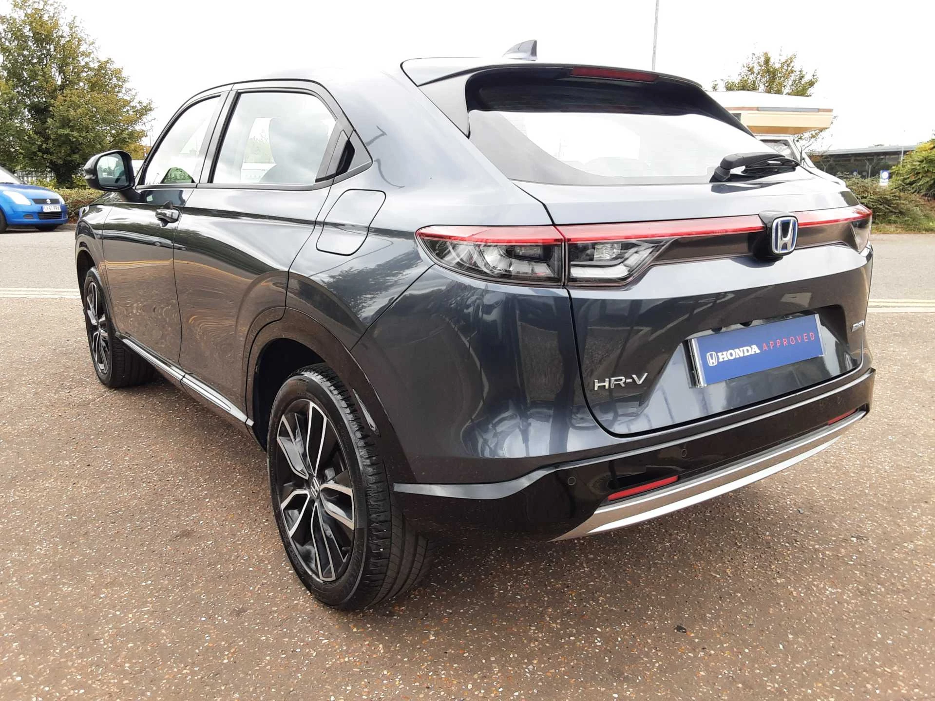 Vehicle image 7