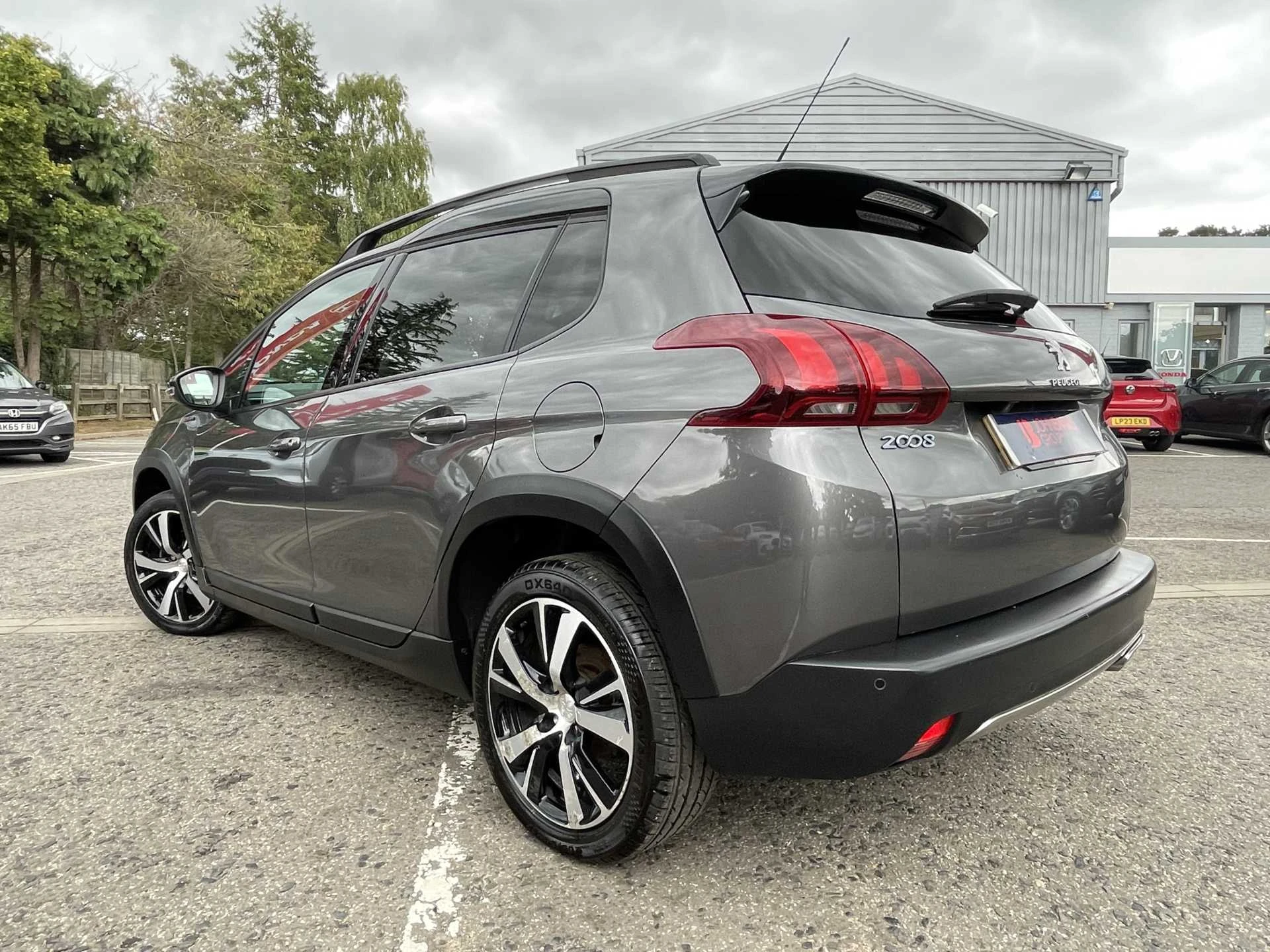Vehicle image 3