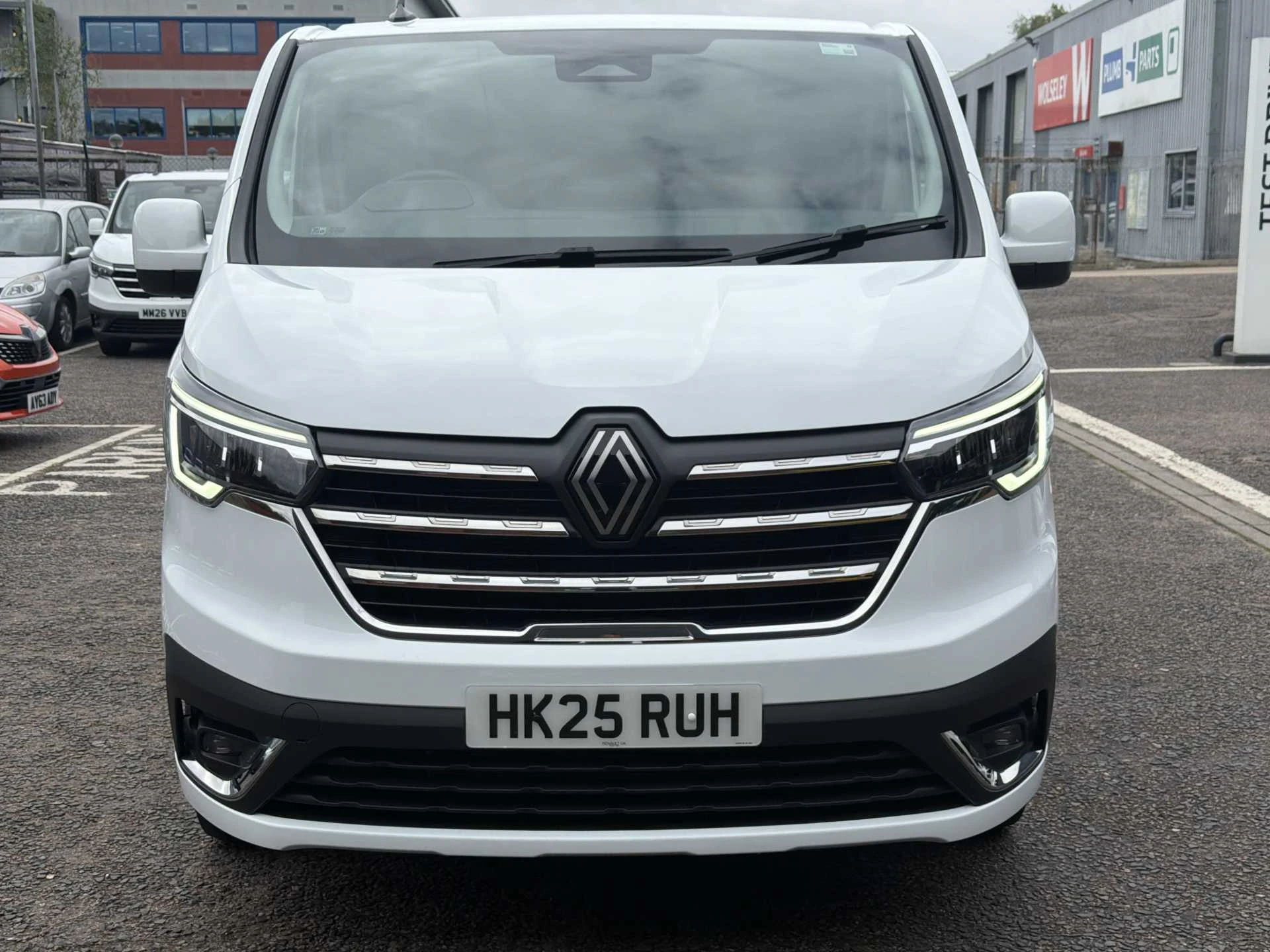 Vehicle image 6