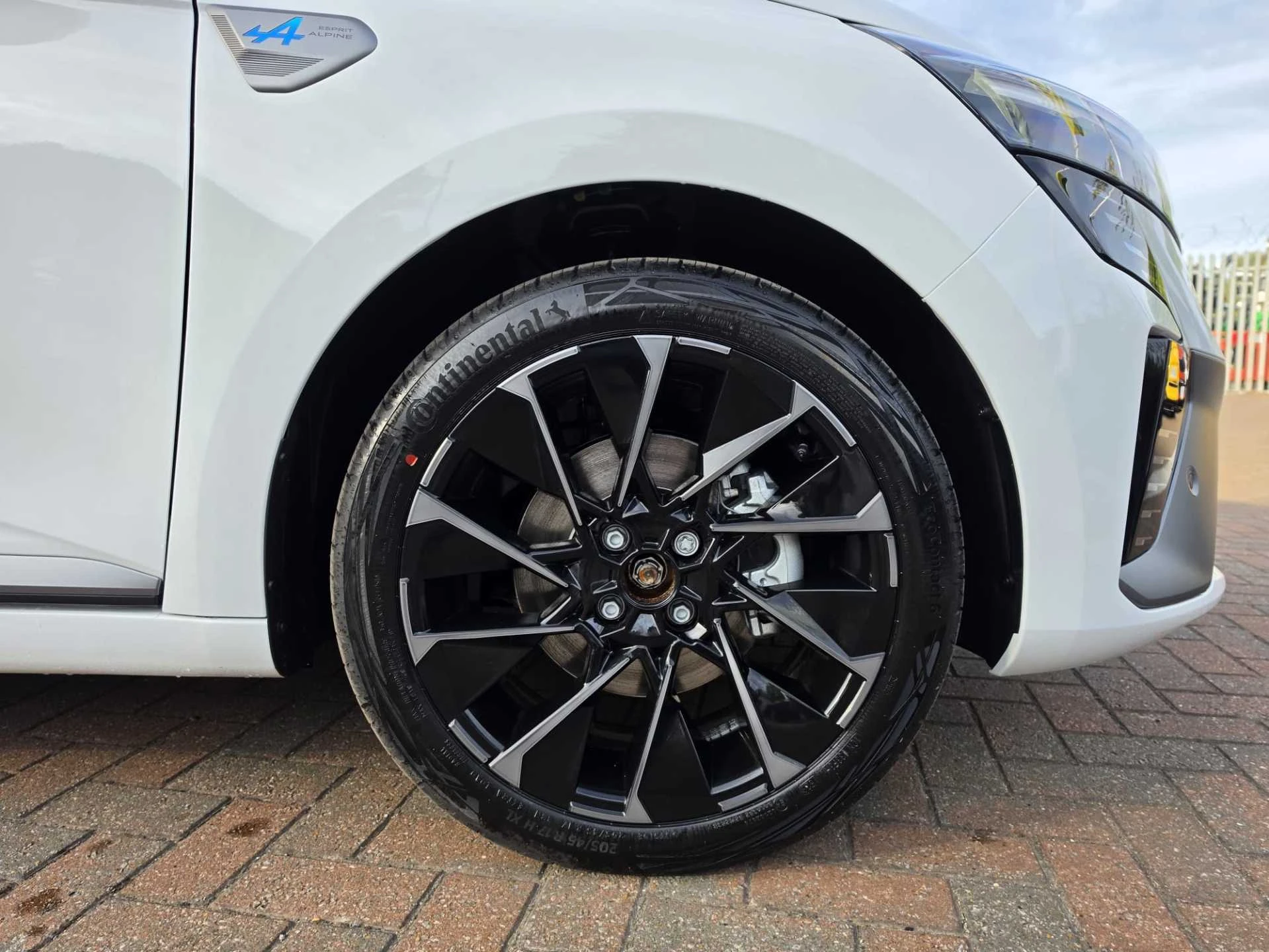 Vehicle image 6