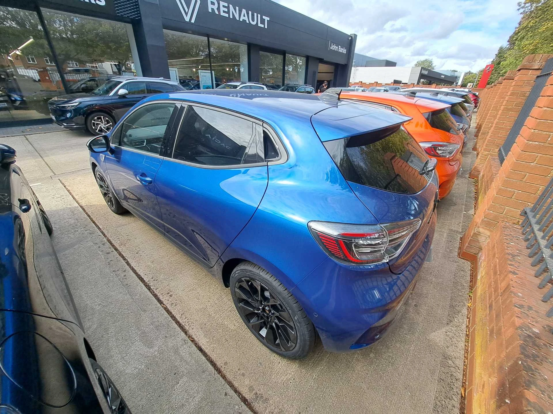 Vehicle image 7