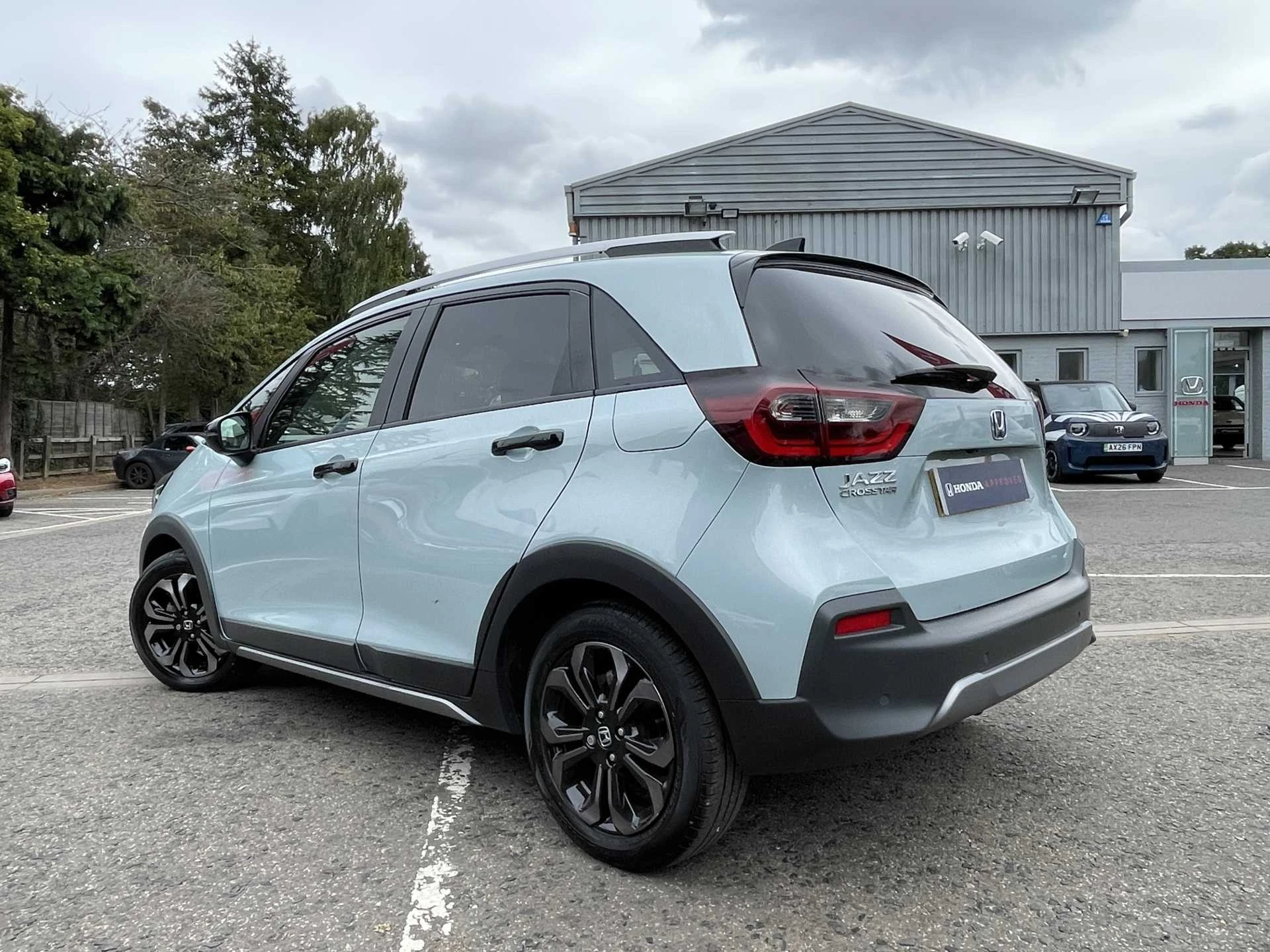 Vehicle image 3