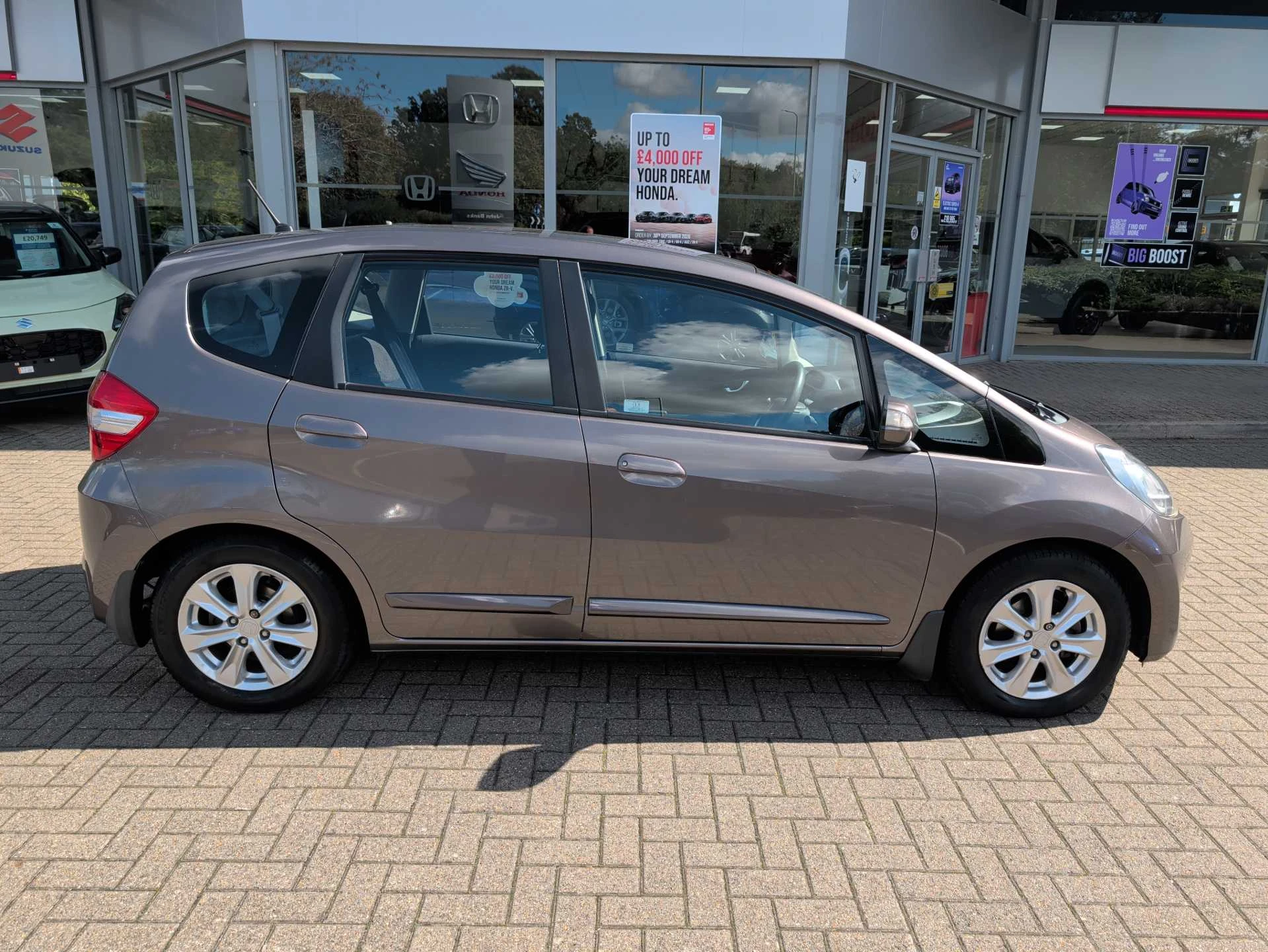 Vehicle image 5