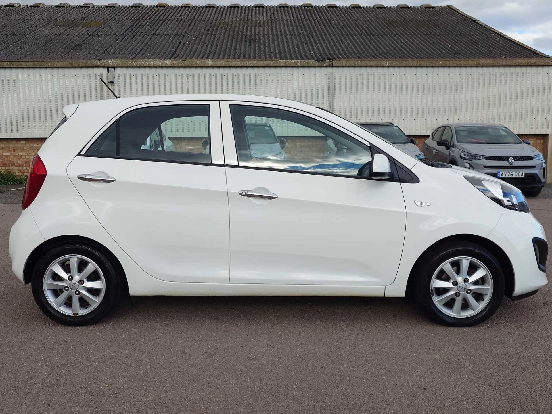 Vehicle image 3