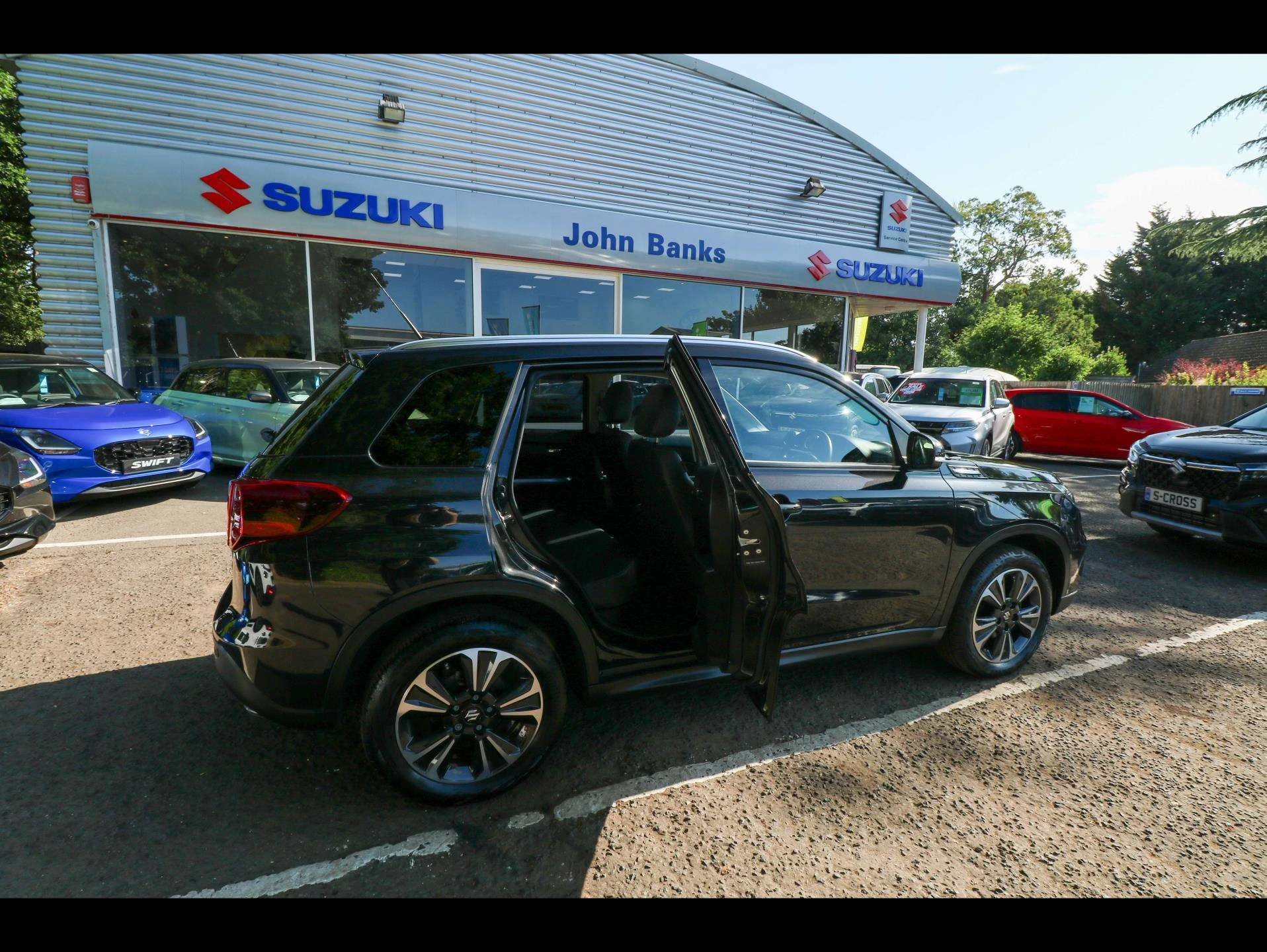 Vehicle image 6