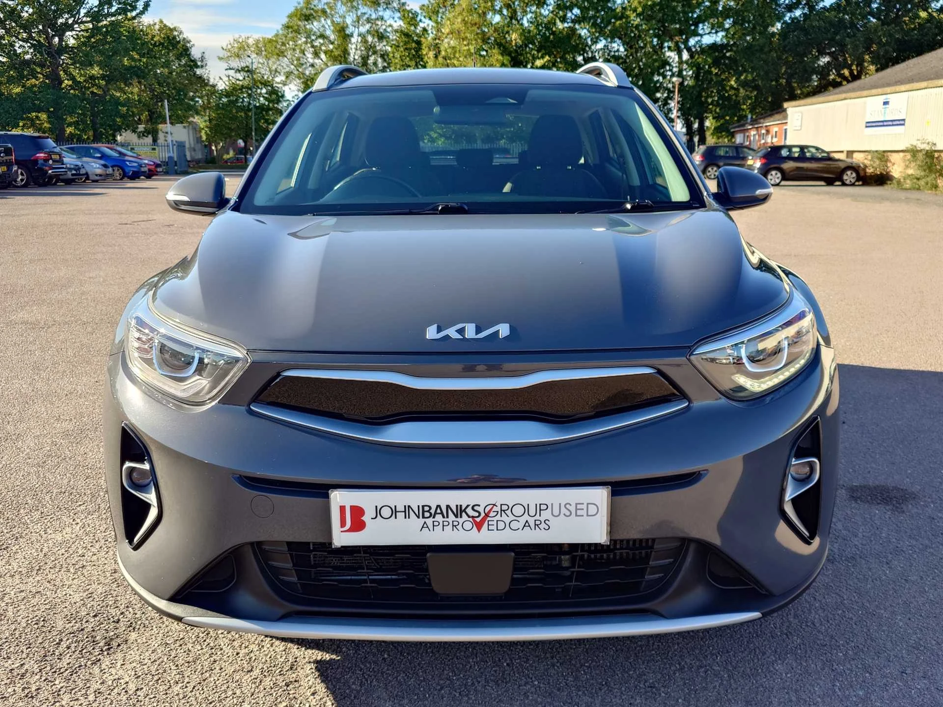 Vehicle image 6