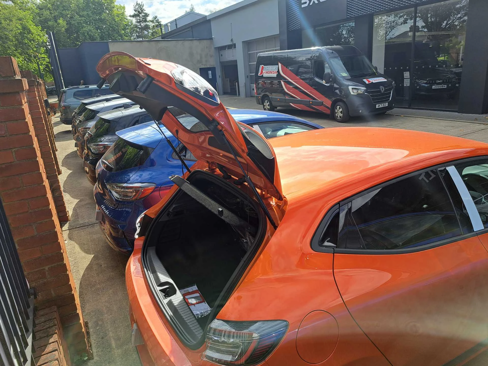 Vehicle image 6
