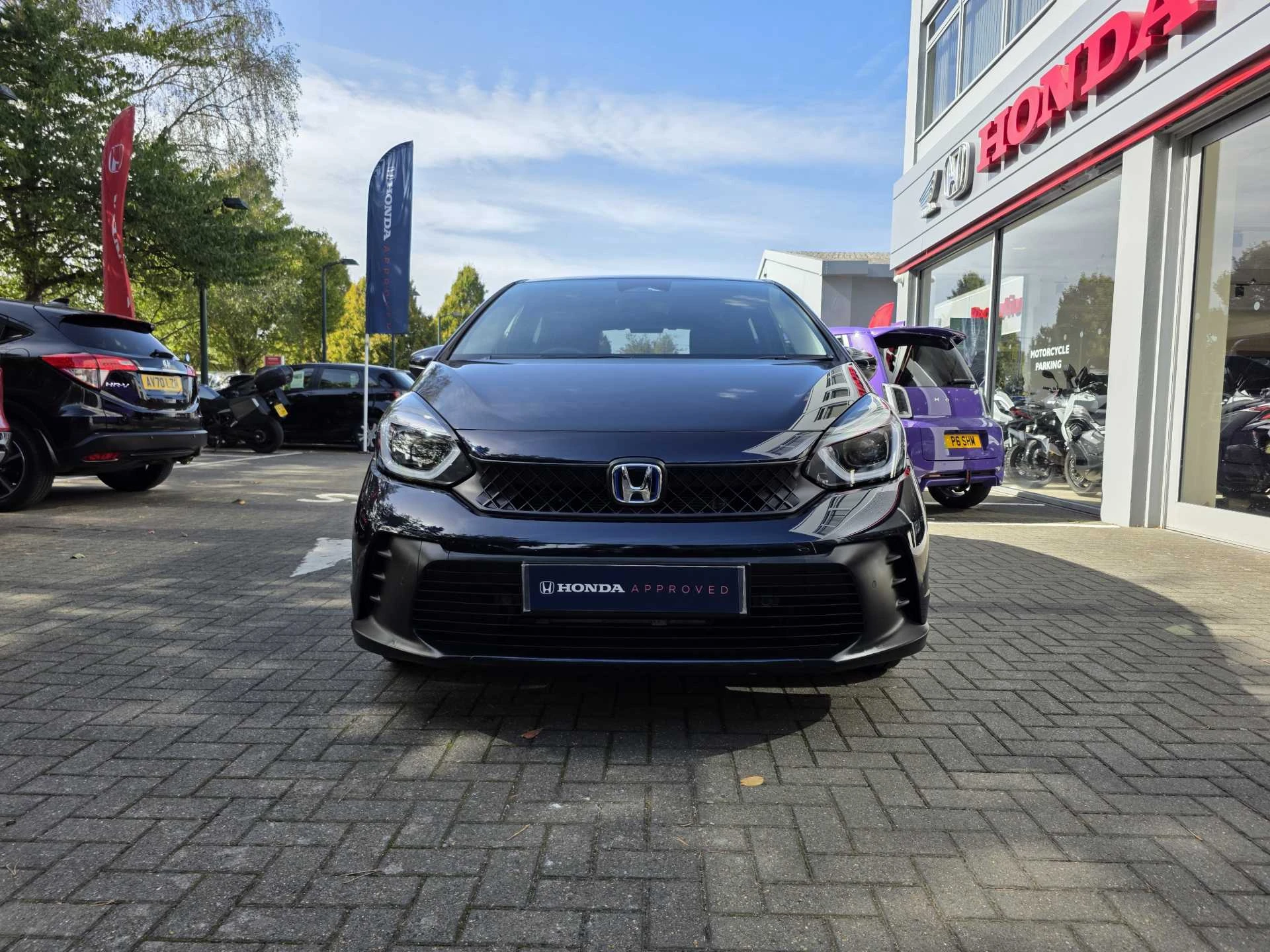 Vehicle image 6