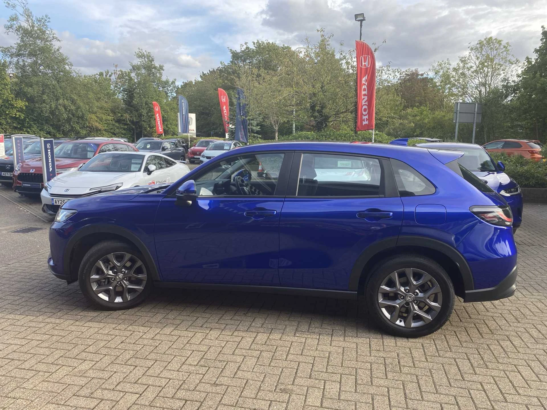 Vehicle image 4