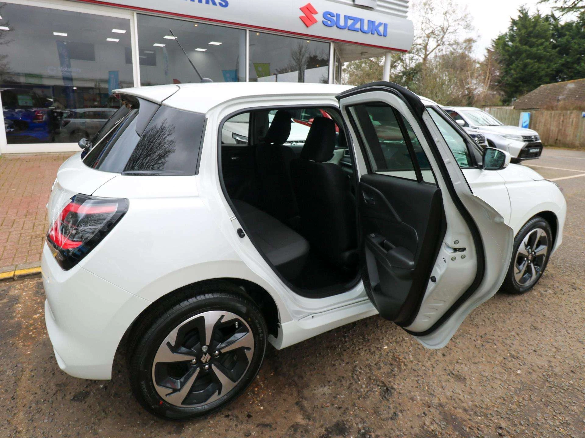 Vehicle image 6