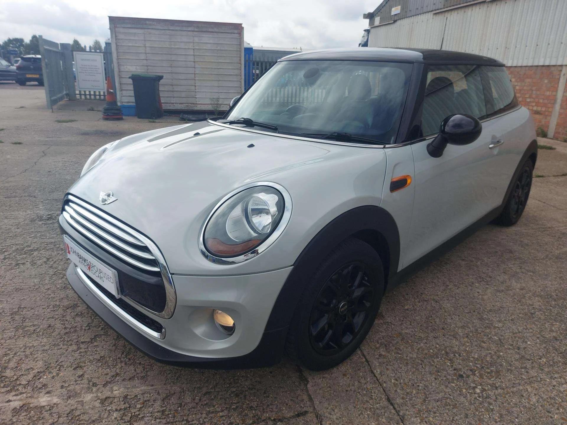 Vehicle image 3