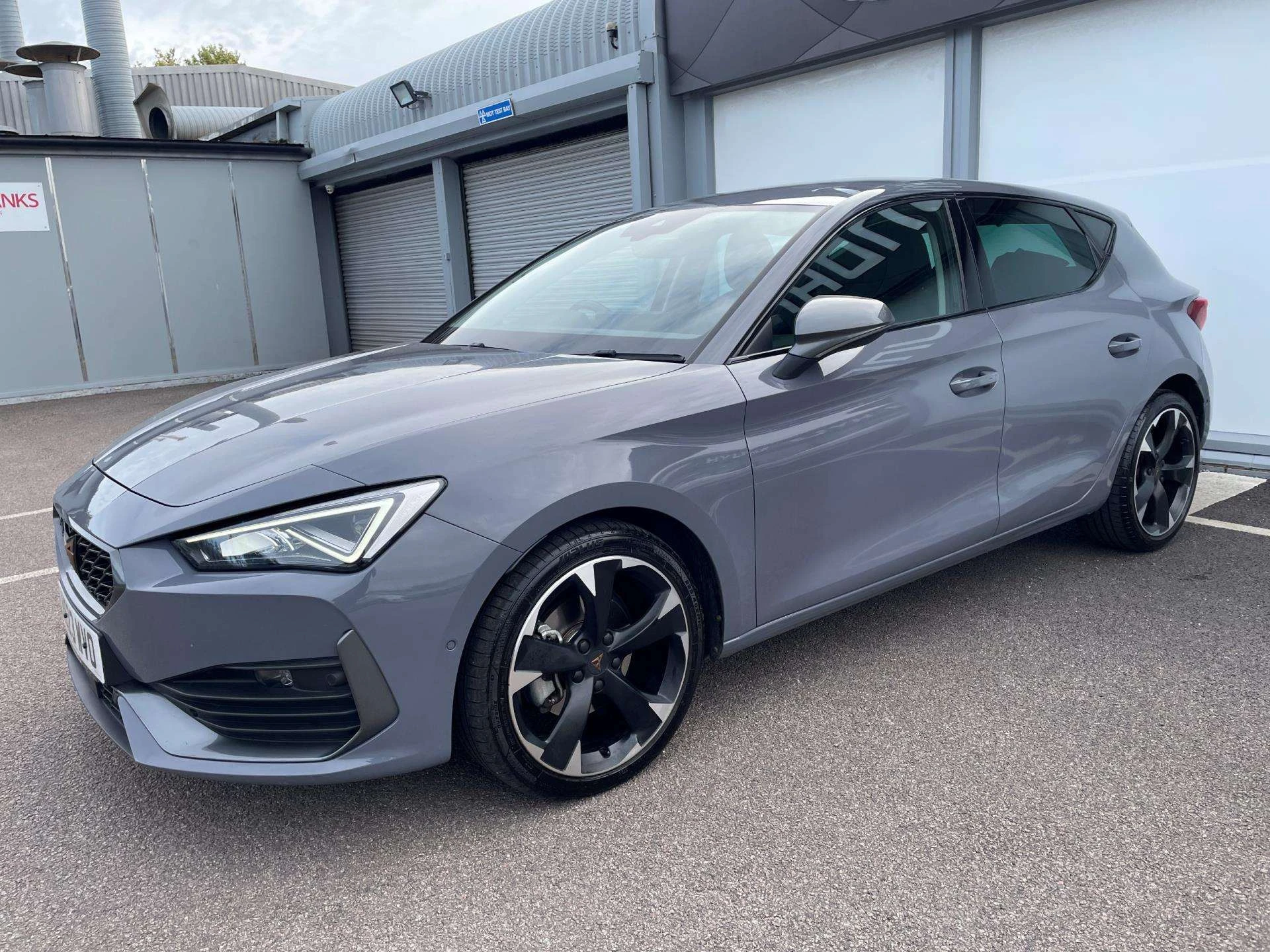 Vehicle image 6