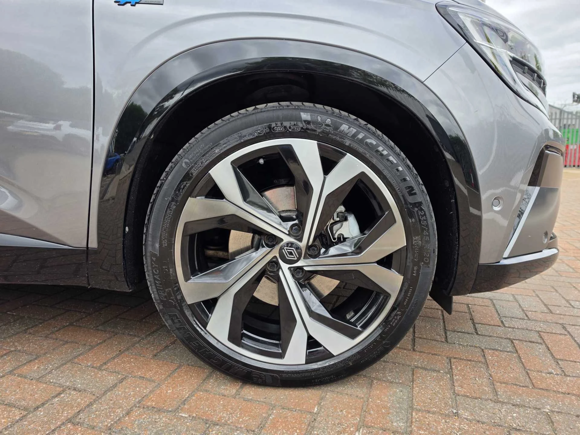 Vehicle image 6