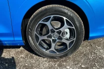 Vehicle Thumbnail 9