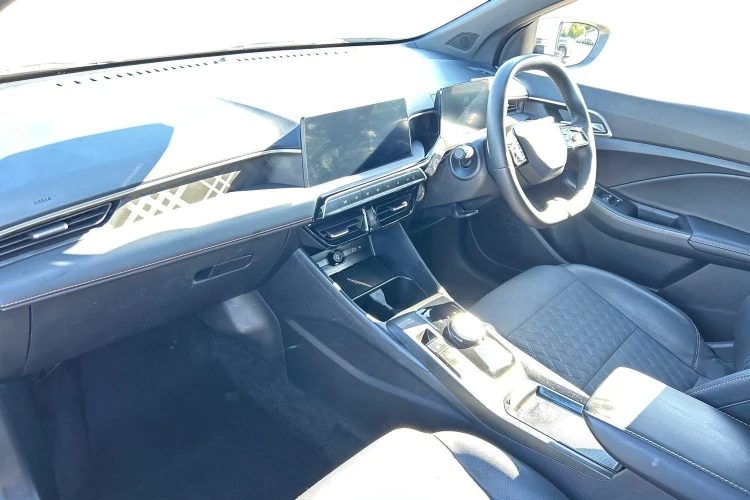 Vehicle Image - 2