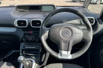 Vehicle Thumbnail 15