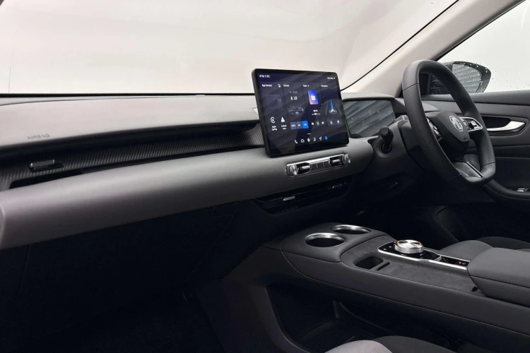 Vehicle Image - 3