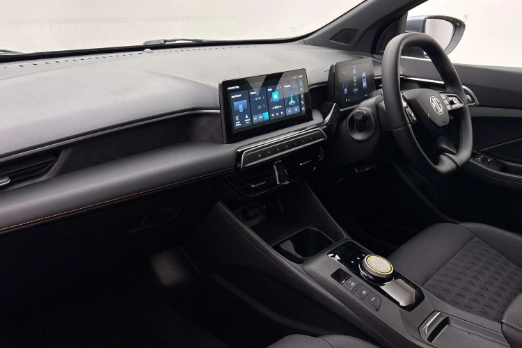 Vehicle Image - 3