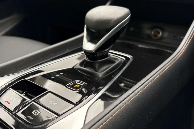 Vehicle Image - 3
