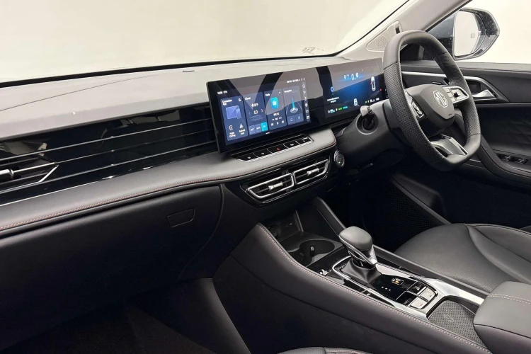 Vehicle Image - 3