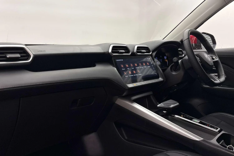 Vehicle Image - 3