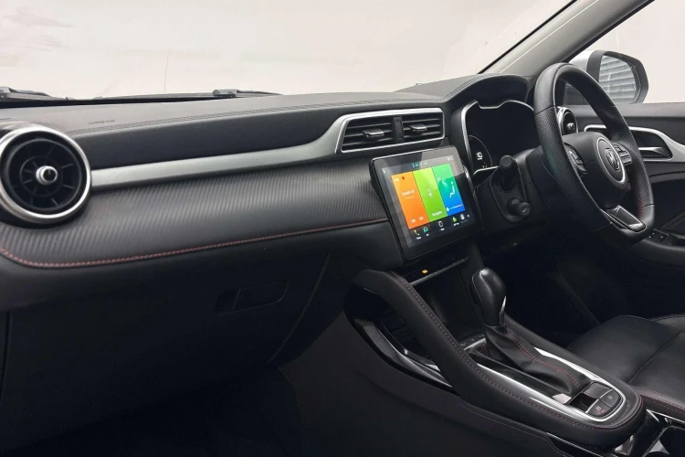 Vehicle Image - 3