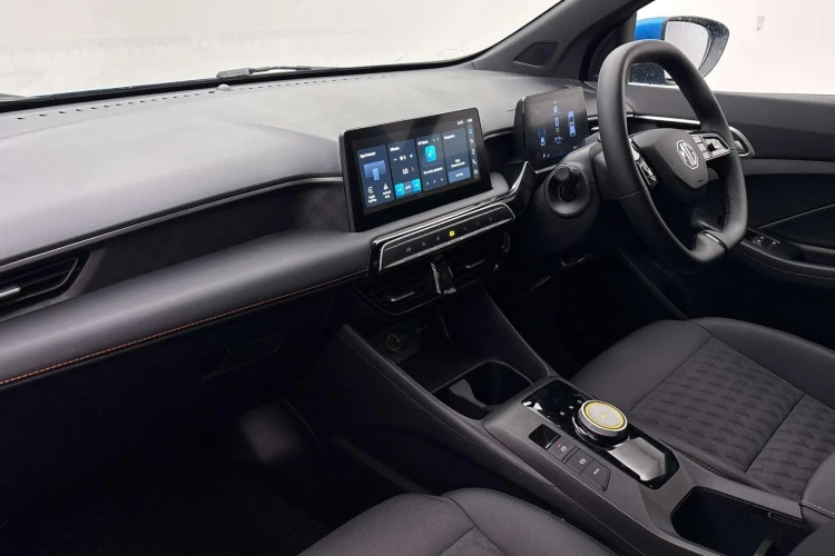 Vehicle Image - 3