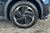 Vehicle Thumbnail 14