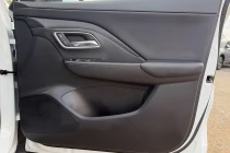 Vehicle Thumbnail 16