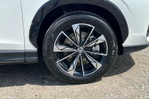 Vehicle Thumbnail 5