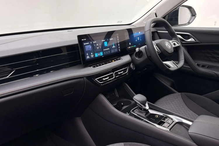 Vehicle Image - 3
