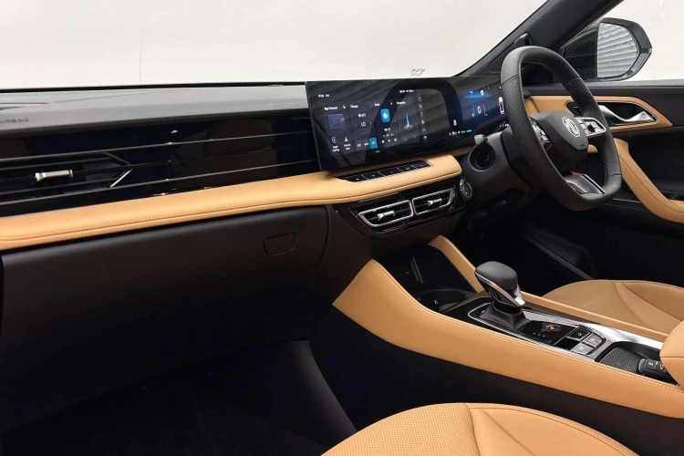 Vehicle Image - 3