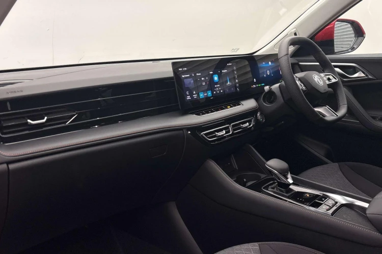 Vehicle Image - 3